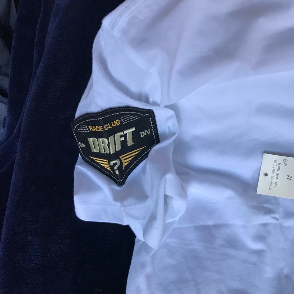 Selling drift Guess t shirts. I have 2 mediums and 2 XL. Asking 20.